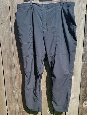 Mountain Hardwear Men's Black Hiking Pants With Side Cargo Pocket